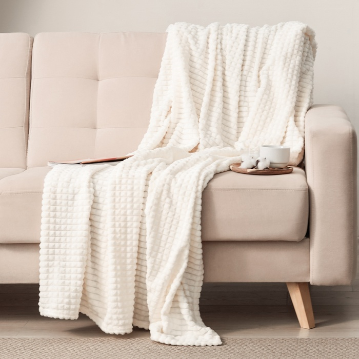 Плед Этель &laquo;Клетка&raquo; 150*200 см, цв.молочный, корал-флис, 240гр/м2, 100% полиэстер