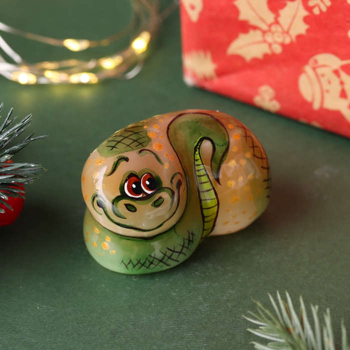 Сувенир "Змея Ужик", селенит