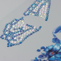 Наклейка пластик стразы "Крыло бабочки и цветы" 16х17 см