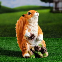 Садовая фигура "Белка стоящая с шишками" 25х20х14см Садовая фигура "Белка стоящая с шишками" 25х20х14см