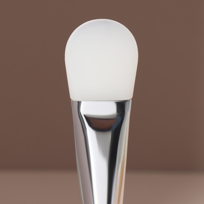 Кисть для масок &laquo;SILVER&raquo;, силиконовая, с лопаткой, 14 (+/- 1) см, цвет серебристый/белый