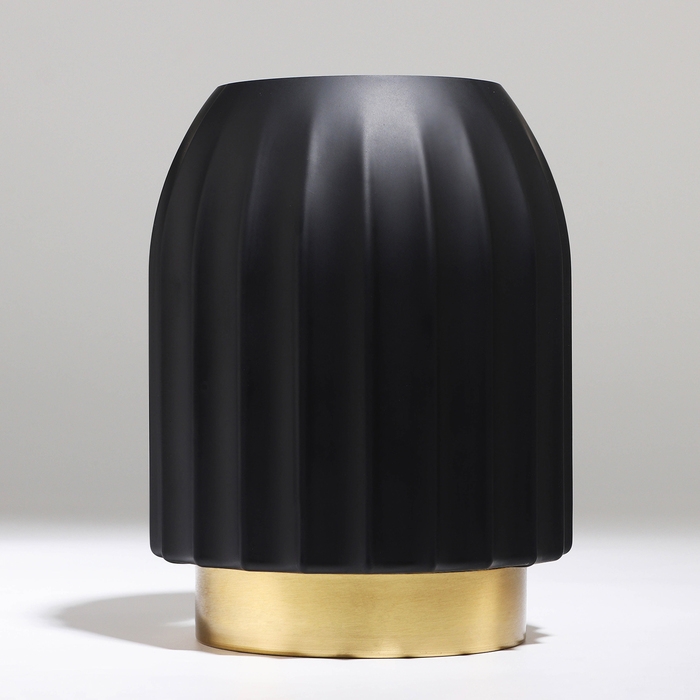 Ваза для цветов «Делиция» из черного стекла 22 х 16 х 16 см Ваза для цветов «Делиция» из черного стекла 22 х 16 х 16 см