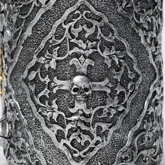 Кружка из нержавеющей стали &laquo;Череп с мечом. Хэллоуин&raquo;, 400 мл, цвет серебристый