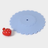 Крышка - непроливайка силиконовая Доляна «Клубничка», d=11 см, цвет голубой Крышка - непроливайка силиконовая Доляна «Клубничка», d=11 см, цвет голубой