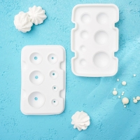 Форма для муссовых десертов и выпечки из 2 частей Доляна &laquo;Шарики&raquo;, силикон, 13&times;8,5&times;3 см, 7 ячеек (d=1-3,5 см), цвет белый