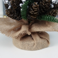 Искусственная ёлка с шишками &laquo;Зимнее волшебство&raquo; настольная, в мешочке, 30х16 см