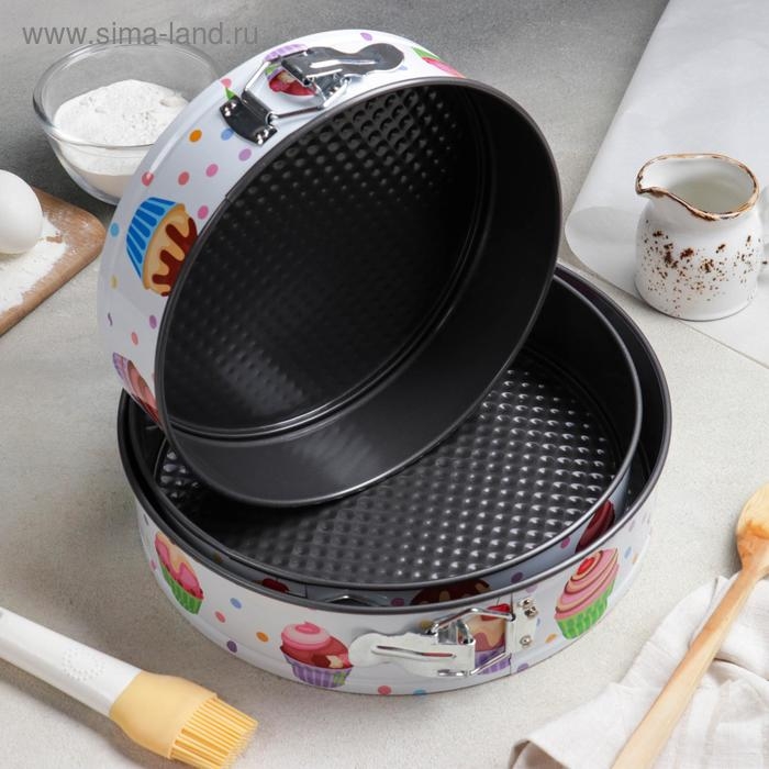 Набор форм для выпечки Доляна «Милый кондитер», 3 предмета: d=28/26/24×7 см, съёмное дно, антипригарное покрытие, цвет белый Набор форм для выпечки Доляна «Милый кондитер», 3 предмета: d=28/26/24×7 см, съёмное дно, антипригарное покрытие, цвет белый