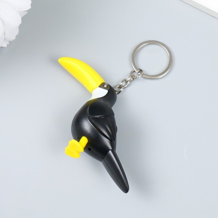 Фонарик кричалка на кольце "Тукан" 8х3х6 см