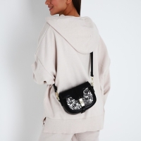 Сумка-мессенджер на клапане, цвет чёрный Сумка-мессенджер на клапане, цвет чёрный