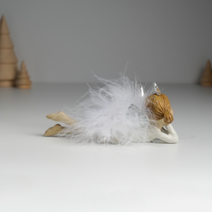 Сувенир полистоун "Ангелочек в белом платье с меховой юбочкой" лежит 14х4х6 см