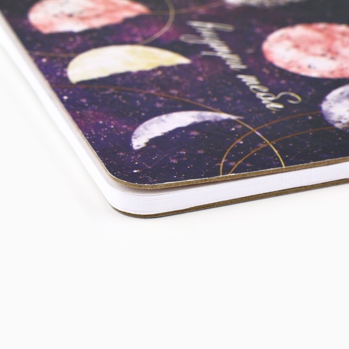 Блокнот А6, 40 листов на скошенном гребне. Белые листы. &laquo;Космос&raquo;