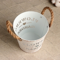 Кашпо "Ведерко цветочный сад" белое, 13х13х12см Кашпо "Ведерко цветочный сад" белое, 13х13х12см