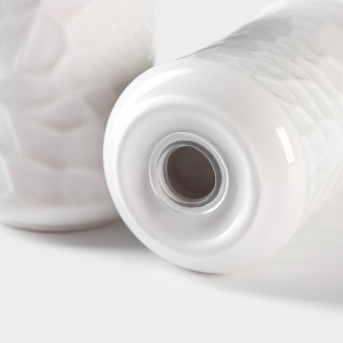 Набор фарфоровый для специй на бамбуковой подставке BellaTenero, 3 предмета: солонка 100 мл, перечница 100 мл, салфетница, цвет белый Набор фарфоровый для специй на бамбуковой подставке BellaTenero, 3 предмета: солонка 100 мл, перечница 100 мл, салфетница, цвет белый