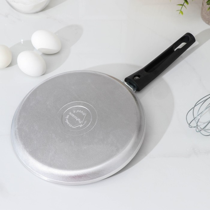 Сковорода блинная алюминиевая, d=22 см, пластиковая ручка Сковорода блинная алюминиевая, d=22 см, пластиковая ручка