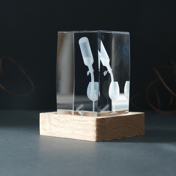 Сувенир стекло подсветка Сувенир стекло подсветка "Прямоугольник. Бокал и вино" подставка дерево, USB 7х7х10