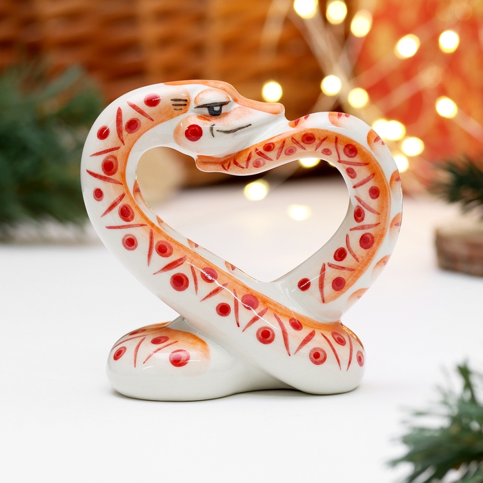 Новый год. Сувенир символ года Новый год. Сувенир символ года "Змейка Любовь", 10 см, фарфор