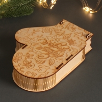 Новогодняя шкатулка-варежка "С Новым годом" 21х16х5 см Новогодняя шкатулка-варежка "С Новым годом" 21х16х5 см