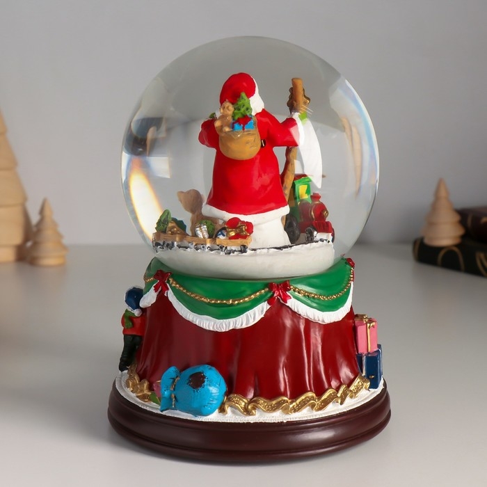 Сувенир полистоун водяной шар музыка Сувенир полистоун водяной шар музыка "Дед Мороз и поезд" крутится d=12 см 13,5х13,5х18 см