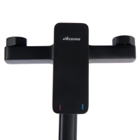 Смеситель для ванны Accoona A71126F, однорычажный, излив 350 мм, душевой набор, черный Смеситель для ванны Accoona A71126F, однорычажный, излив 350 мм, душевой набор, черный