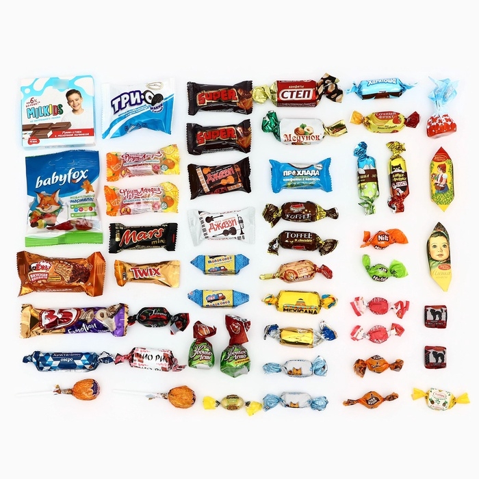 Подарок в картонной упаковке "Три Кота" 750 гр. Новогодний подарочный набор №263