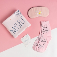 Набор подарочный женский "Just relax": плед, носки, маска