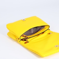 Сумка-мессенджер на магнитах, цвет жёлтый Сумка-мессенджер на магнитах, цвет жёлтый