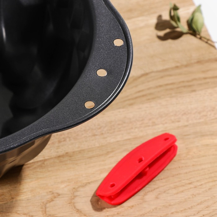 Форма для выпечки Доляна «Немецкий кекс. Забота», 28×23,5×10,5 см, с силиконовыми ручками, антипригарное покрытие, цвет чёрный Форма для выпечки Доляна «Немецкий кекс. Забота», 28×23,5×10,5 см, с силиконовыми ручками, антипригарное покрытие, цвет чёрный