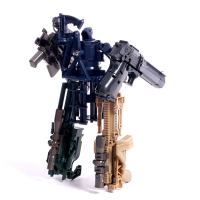 Робот &laquo;Пистолет&raquo;, трансформируется, с металлическими элементами