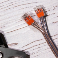 Строительно-монтажная клемма, СК-331, 32А, 0.14-4 мм2, 2 отверстия, набор 10 шт Строительно-монтажная клемма, СК-331, 32А, 0.14-4 мм2, 2 отверстия, набор 10 шт