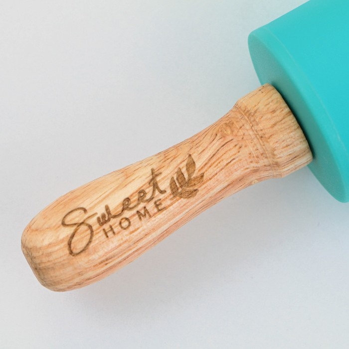 Скалка &laquo;Прованс&raquo;, 31 х 4 см, силикон, дерево, цвет бирюзовый