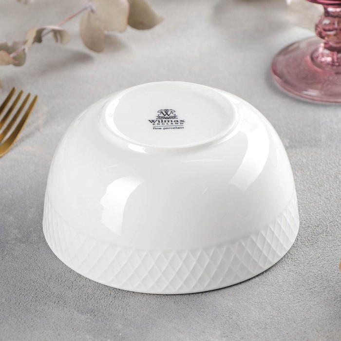 Салатник фарфоровый Wilmax &laquo;Юлия Высоцкая&raquo;, 600 мл, d=14 см, цвет белый