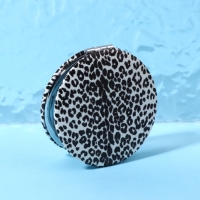 Зеркало складное &laquo;ANIMAL&raquo;, d = 7 см, с увеличением, искусственная кожа, цвет &laquo;зебра&raquo;