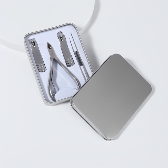 Набор маникюрный, 5 предметов, в металлическом футляре, цвет серебристый Набор маникюрный, 5 предметов, в металлическом футляре, цвет серебристый