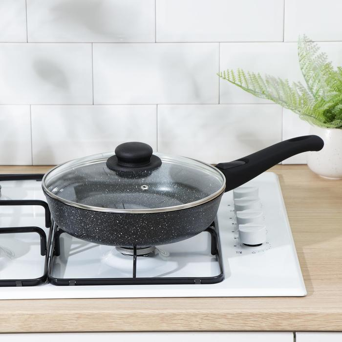 Сковорода Доляна &laquo;Элит&raquo;, d=24 см, пластиковая ручка, стеклянная крышка, антипригарное покрытие, цвет чёрный