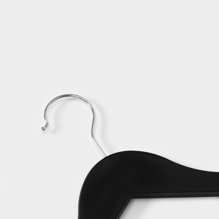 Плечики - вешалки для одежды Доляна, 43&times;23 см, 3 шт, антискользящая перекладина, цвет чёрный