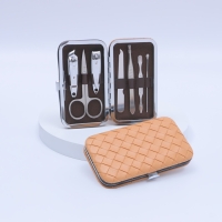 Набор маникюрный «Плетёнка», 7 предметов, в футляре, цвет МИКС Набор маникюрный «Плетёнка», 7 предметов, в футляре, цвет МИКС