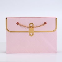 Пакет для цветов, ручка цепь, "Розовый", с золотым тиснением, 15 х 10,5 х 10 см Пакет для цветов, ручка цепь, "Розовый", с золотым тиснением, 15 х 10,5 х 10 см