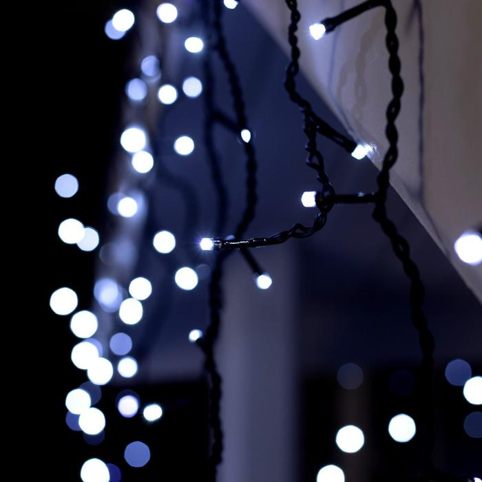 Гирлянда &laquo;Бахрома&raquo; 4 &times; 0.6 м, IP44, тёмная нить, 180 LED, свечение белое, мерцание белым, 220 В
