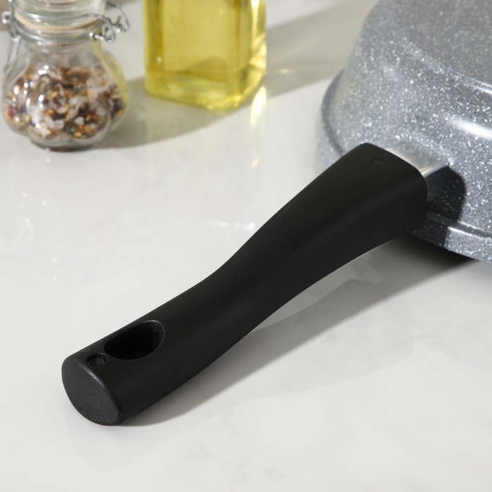 Сковорода Доляна &laquo;Марбл&raquo;, d=24 см, стеклянная крышка, съёмная ручка, антипригарное покрытие