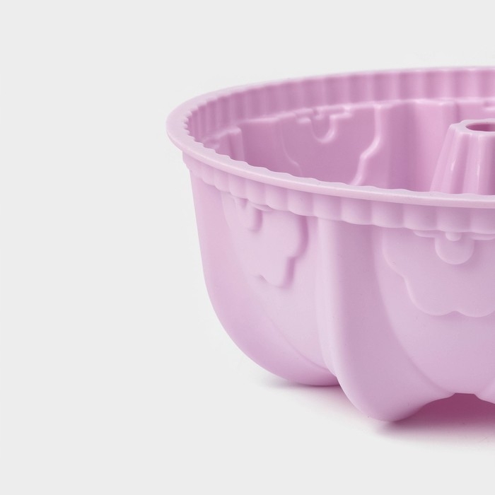 Форма для выпечки Доляна &laquo;Немецкий кекс. Торжество&raquo;, силикон, 22&times;22&times;8,5 см, цвет сиреневый