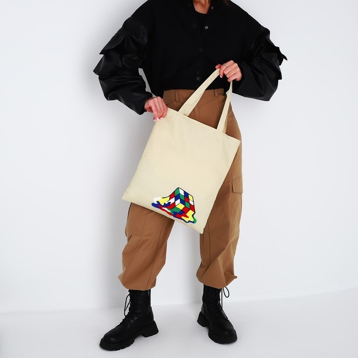 Шопер текстильный с вышивкой «Кубик» , 40х35 см, бежевый цвет Шопер текстильный с вышивкой «Кубик» , 40х35 см, бежевый цвет