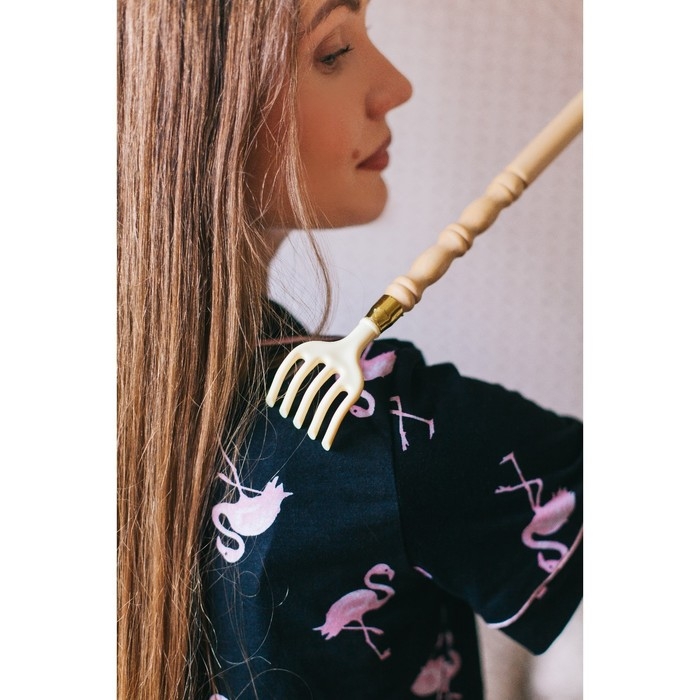 Массажёр - чесалка, универсальный, деревянный, 44,5 × 4,2 × 2,5 см, цвет бежевый Массажёр - чесалка, универсальный, деревянный, 44,5 × 4,2 × 2,5 см, цвет бежевый