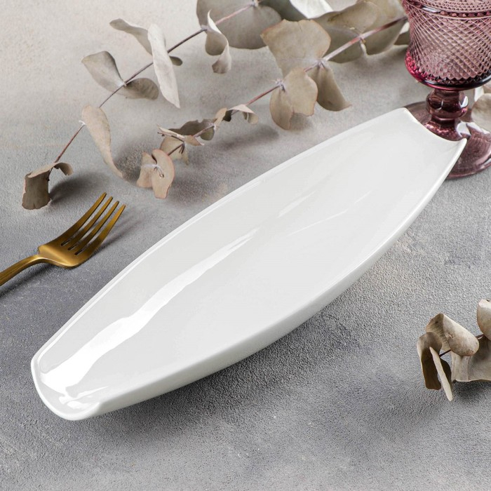 Блюдо фарфоровое Wilmax, 33&times;10 см, цвет белый