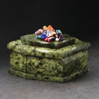 Шкатулка, 13 х 9 х 5 см, змеевик Шкатулка, 13 х 9 х 5 см, змеевик