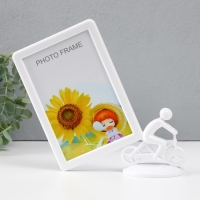 Фоторамка пластик 10х15 см "Велосипедист" белый 17х8х20 см Фоторамка пластик 10х15 см "Велосипедист" белый 17х8х20 см