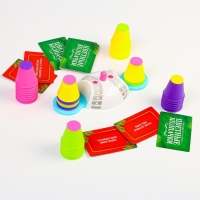 Новогодняя настольная игра на скорость &laquo;Цветные колпачки&raquo;, 30 карт, 32 колпачка