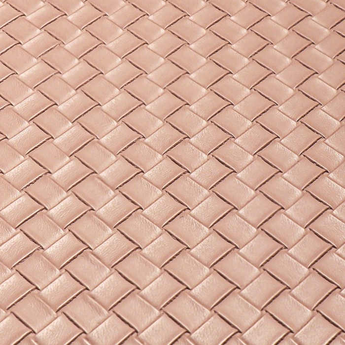 Ежедневник недатированный A5 136 листов, кожзам deVENTE. Clair, твердая обложка с поролоном, перфорация, ляссе, блок 70, розовый