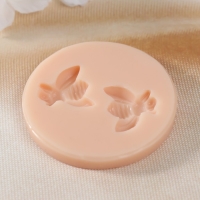 Молд силикон "Две осы" 2х2,2х0,4 2х2,2х0,4 см Молд силикон "Две осы" 2х2,2х0,4 2х2,2х0,4 см