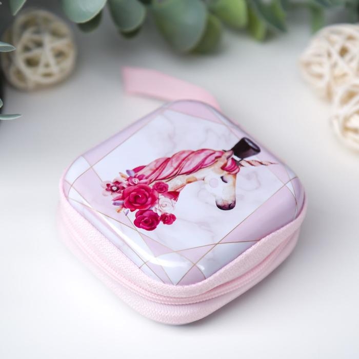 Шкатулка металл на молнии с петелькой Шкатулка металл на молнии с петелькой "Единорог в цилиндре и цветы" 6,5х6,5х3 см