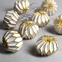 Гирлянда &laquo;Нить&raquo; 2 м с насадками &laquo;Белый фонарик&raquo;, IP20, прозрачная нить, 10 LED, батарейки AAх2 (в комплекте), свечение тёплое белое